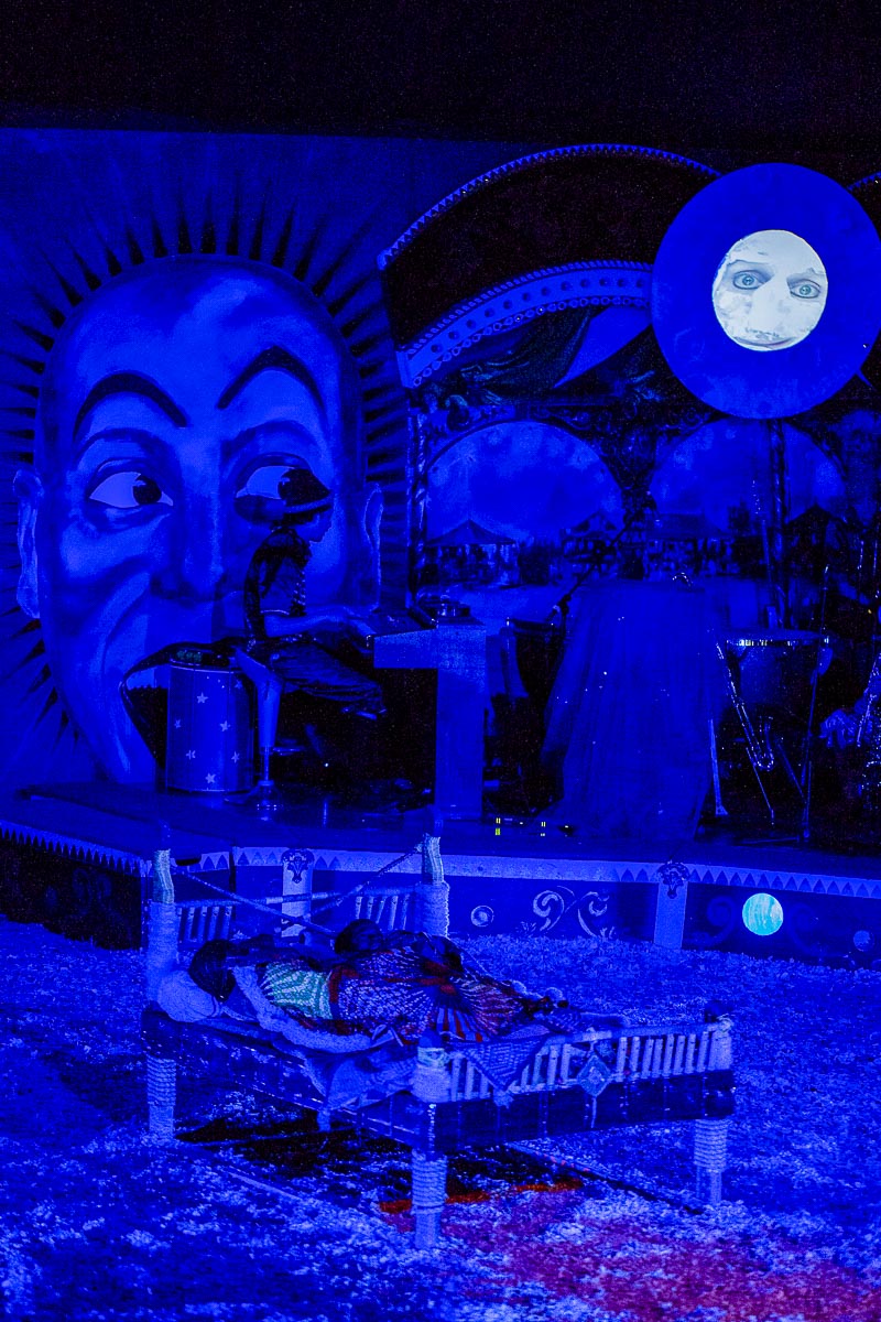 Giffords Circus - Moonsongs, Circus Show Begins, Chiswick House - June 18, 2015