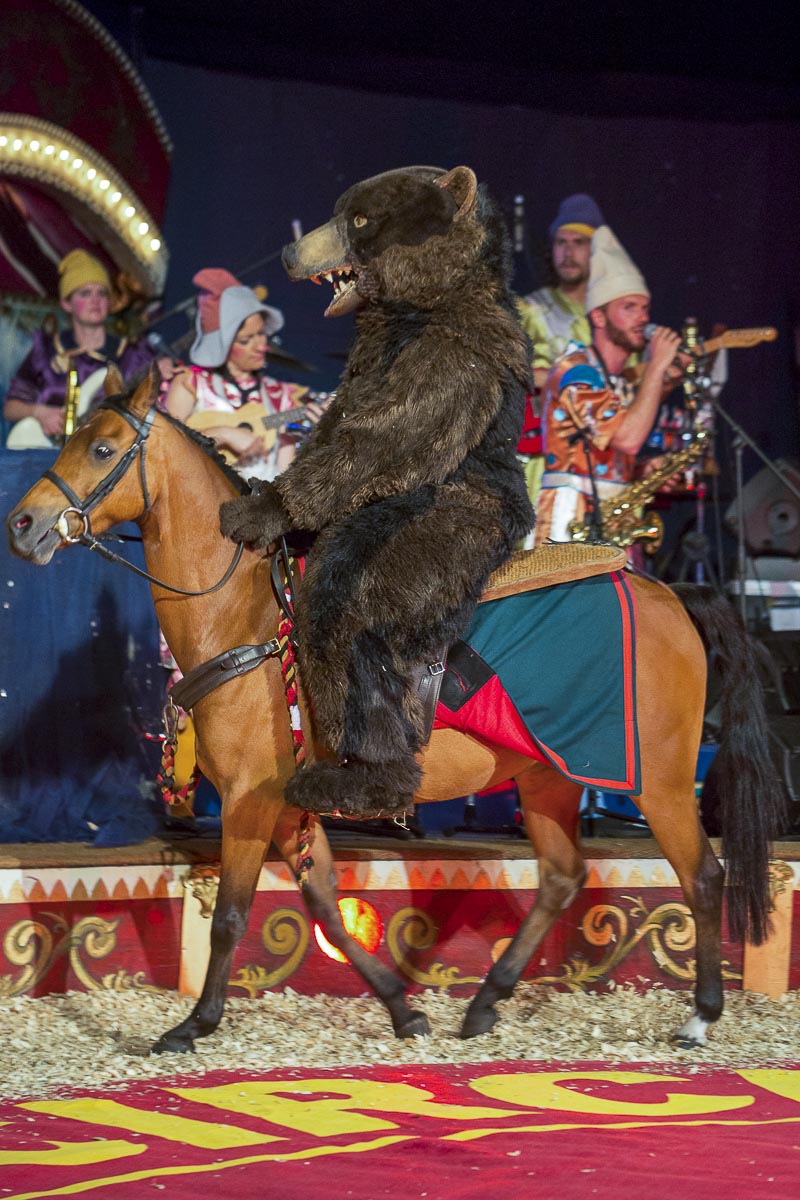 Giffords Circus - Moonsongs, Circus Horse And Bear, Chiswick House - June 18, 2015