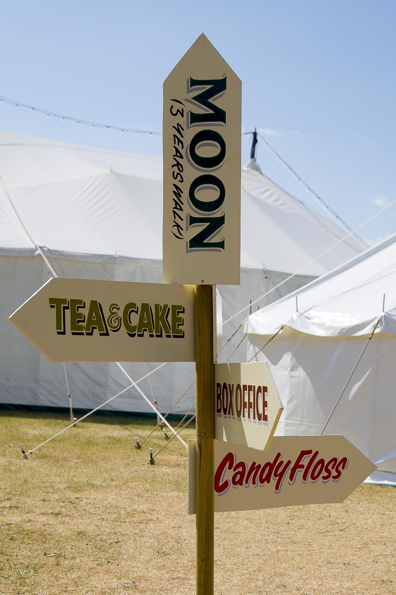 Giffords Circus - Moonsongs, Circus Signpost, Chiswick House - June 18, 2015