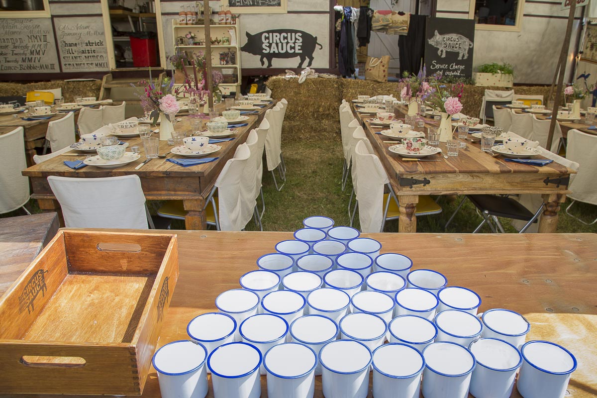 Giffords Circus - Moonsongs, Circus Sauce Restaurant, Chiswick House - June 18, 2015