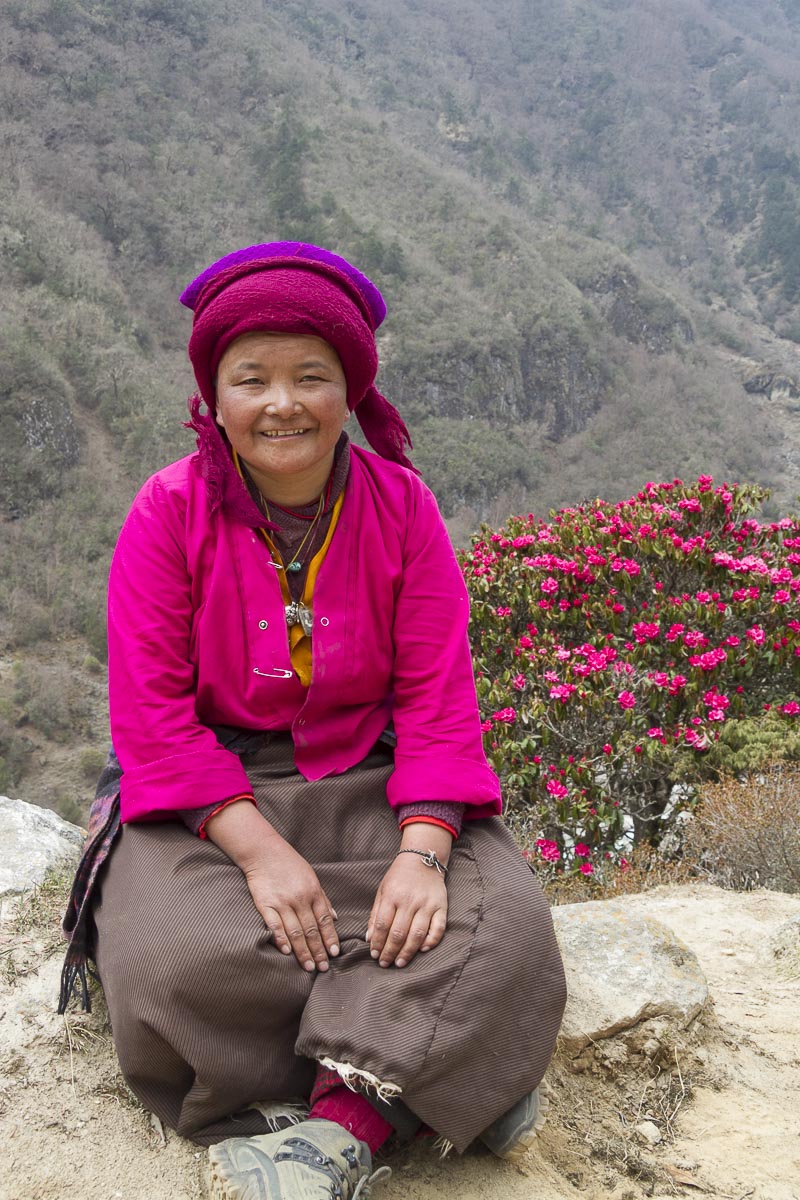 Nepal Everest - Namche Bazar To Thame, Nepalese Lady - April 19, 2011