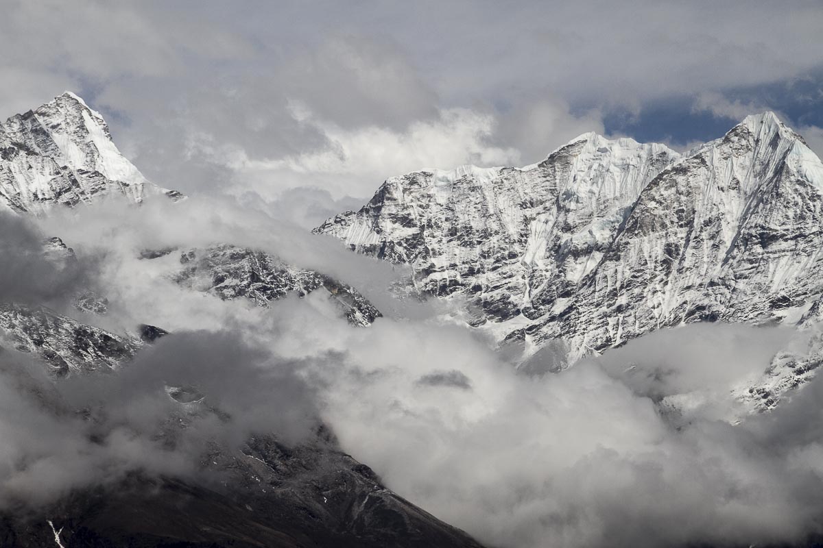 Nepal Everest - Namche Bazar To Thame, Himalaya - April 19, 2011